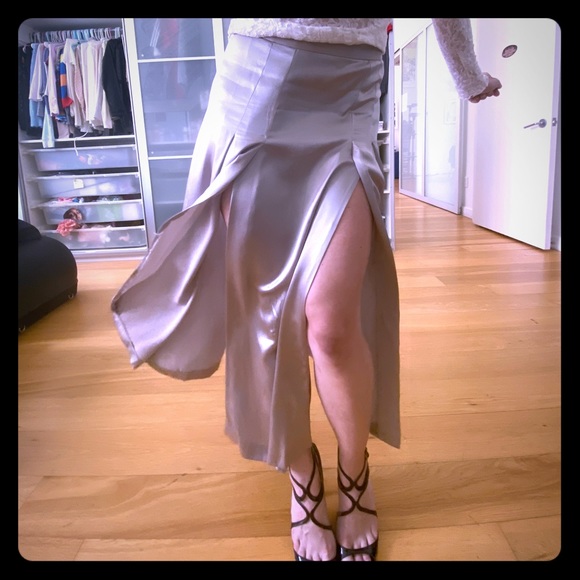 2 Small silver maxi skirt slits flowy metallic - Picture 1 of 8